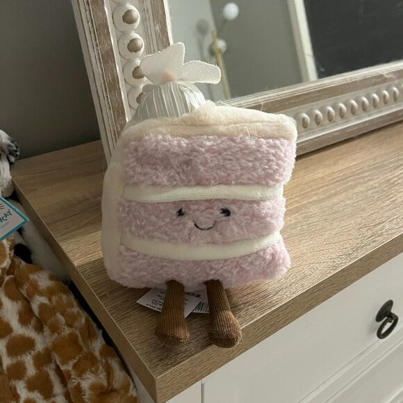 BNWT Yulan Tarot Cake Jellycat Amuseables SHANGHAI EXCLUSIVE HTF - Picture 4 of 10